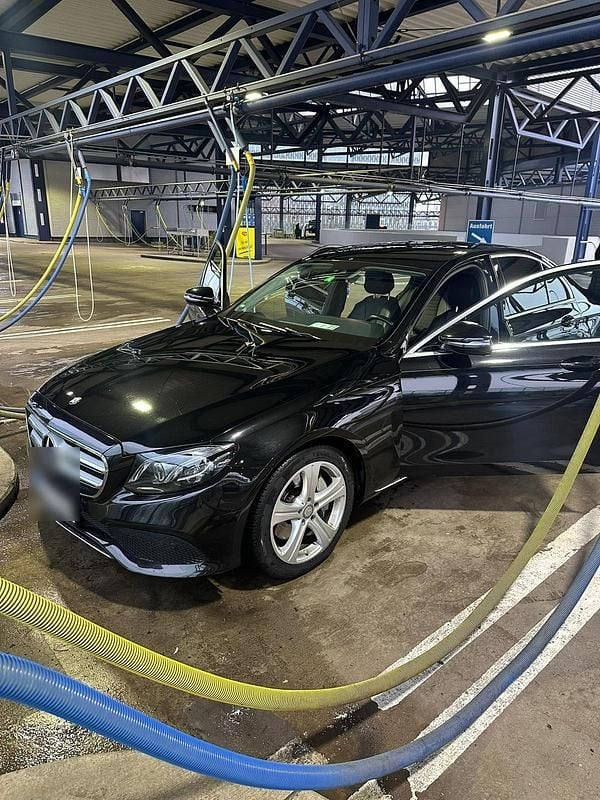 Gebraucht Mercedes E350 258 PS (189 kW) 2016 Schwarz Limousine