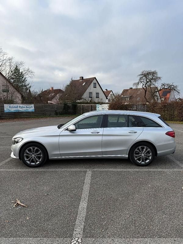 Gebraucht Mercedes C200 Avantgarde 184 PS (135 kW) 2015 Silber Kombi
