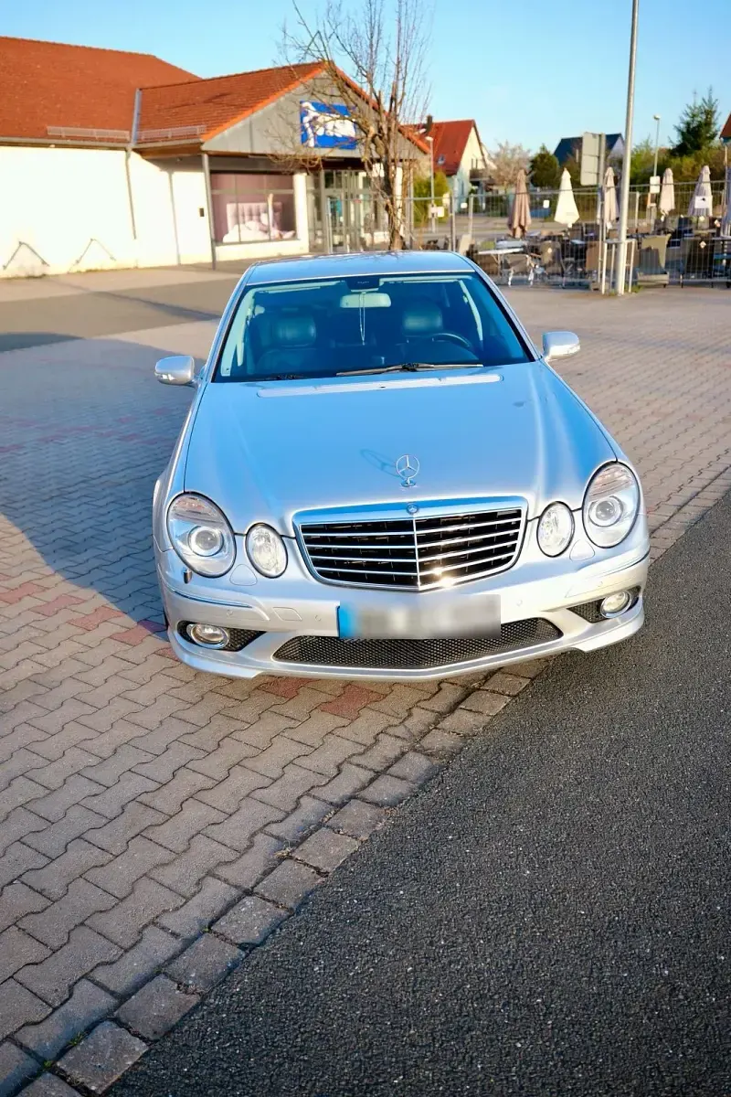 Gebraucht Mercedes E350 Avantgarde 272 PS (200 kW) 2007 Silber Limousine