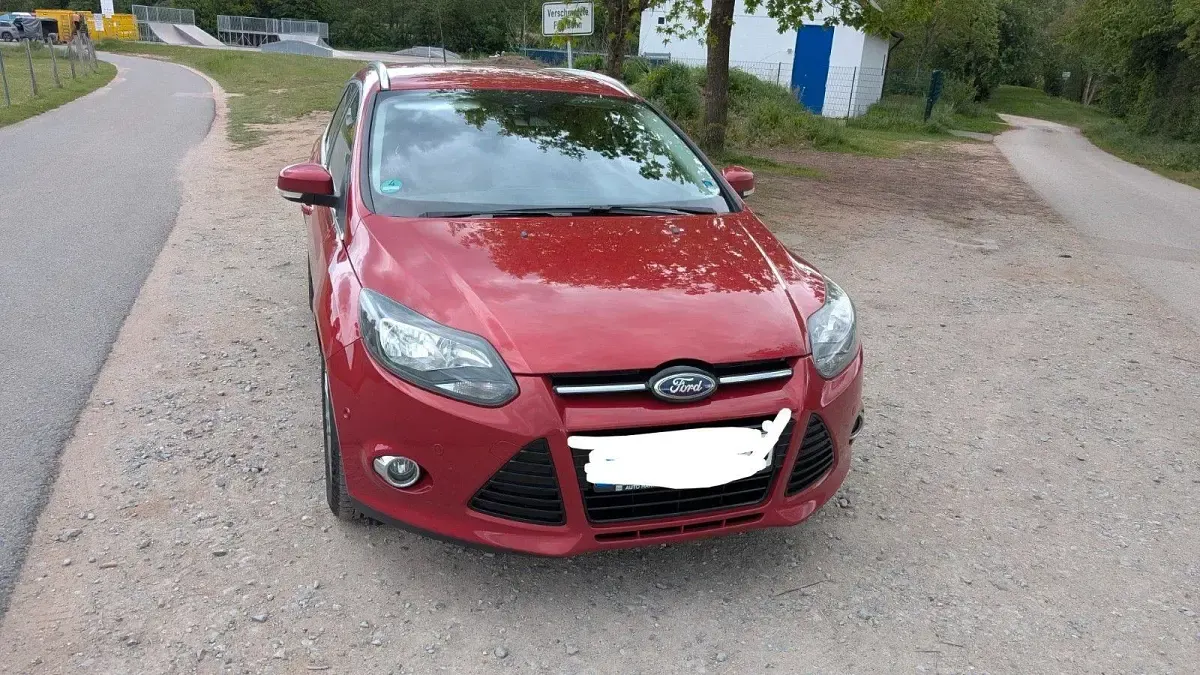 Gebraucht Ford Focus Titanium 163 PS (119 kW) 2014 Rot Kombi