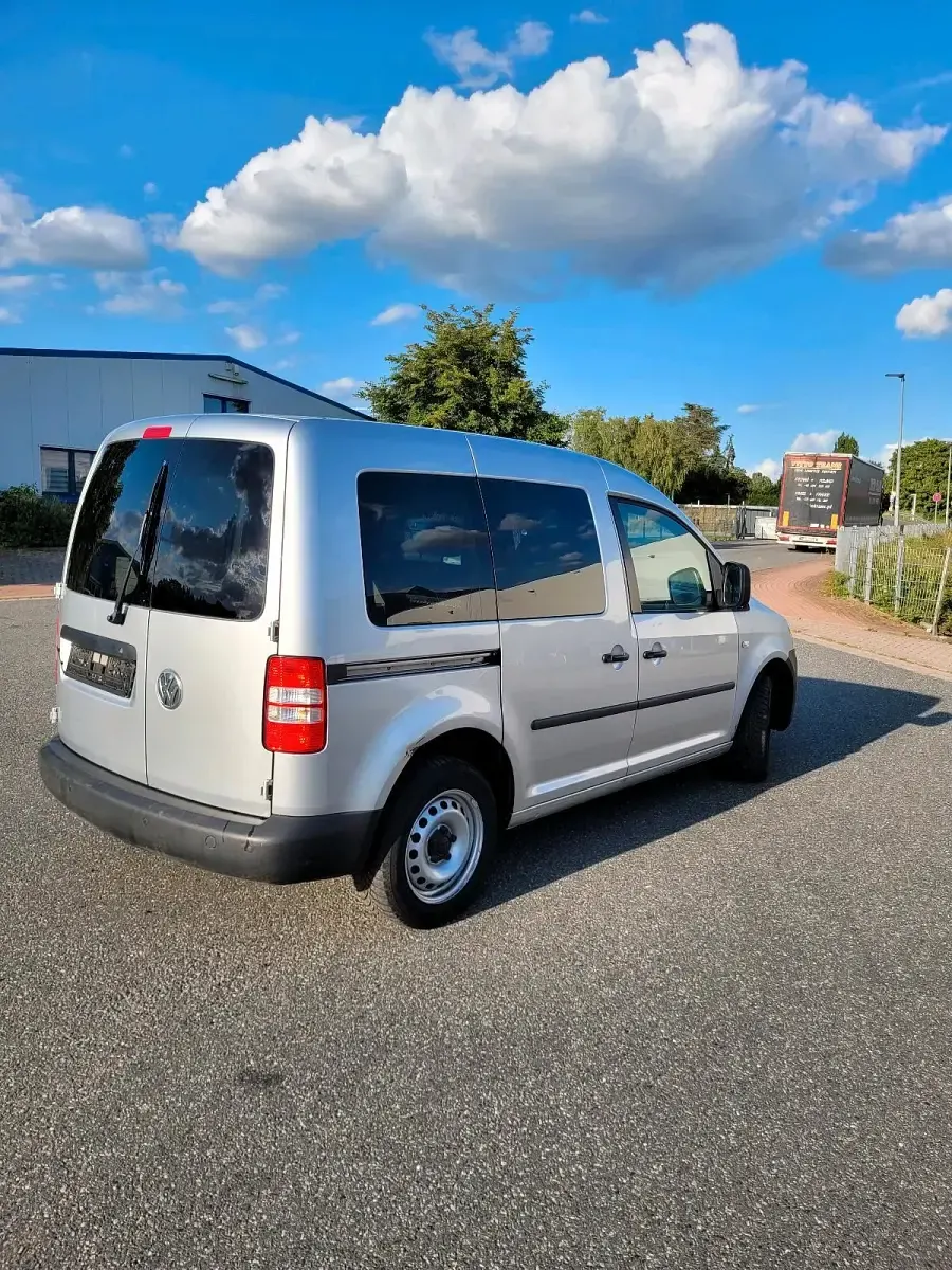 Gebraucht VW Caddy 102 PS (75 kW) 2013 Silber Van / Kleinbus