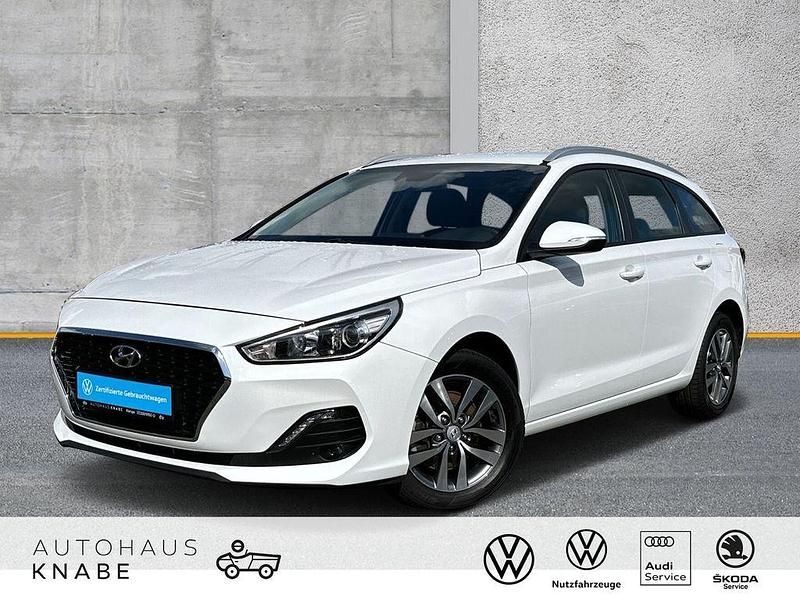 Gebraucht Hyundai i30 Trend 99 PS (72 kW) 2019 Außenfarbe: Kombi