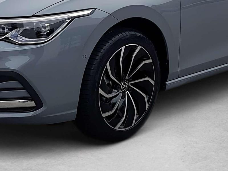 Gebraucht VW Golf VIII Move 110 PS (80 kW) 2024 Mondsteingrau Limousine