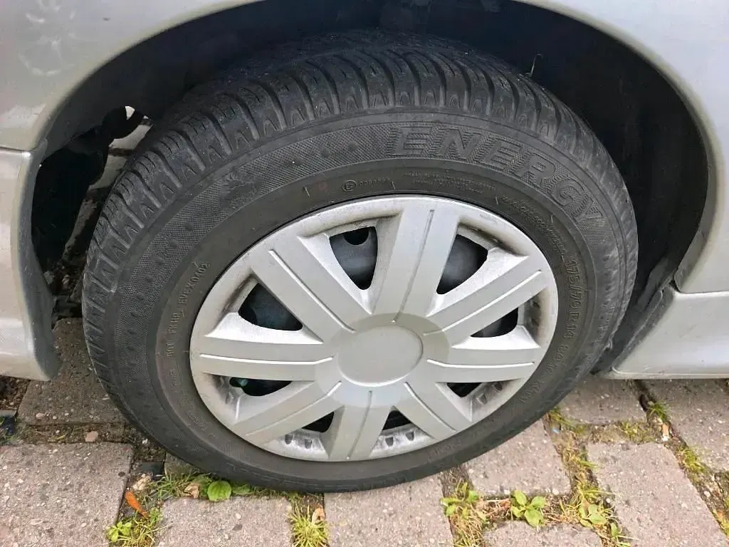 Gebraucht Peugeot 206 75 PS (55 kW) 2002 Silber Kleinwagen