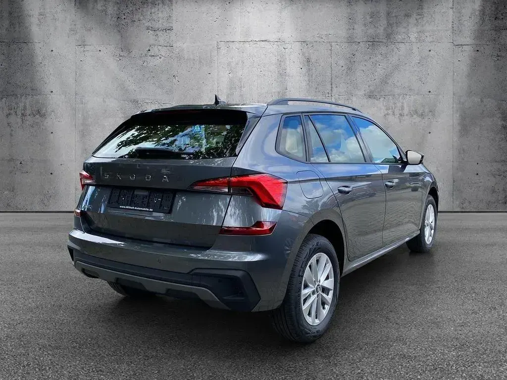 Neu Skoda Kamiq 116 PS (85 kW) 2026 Grau SUV