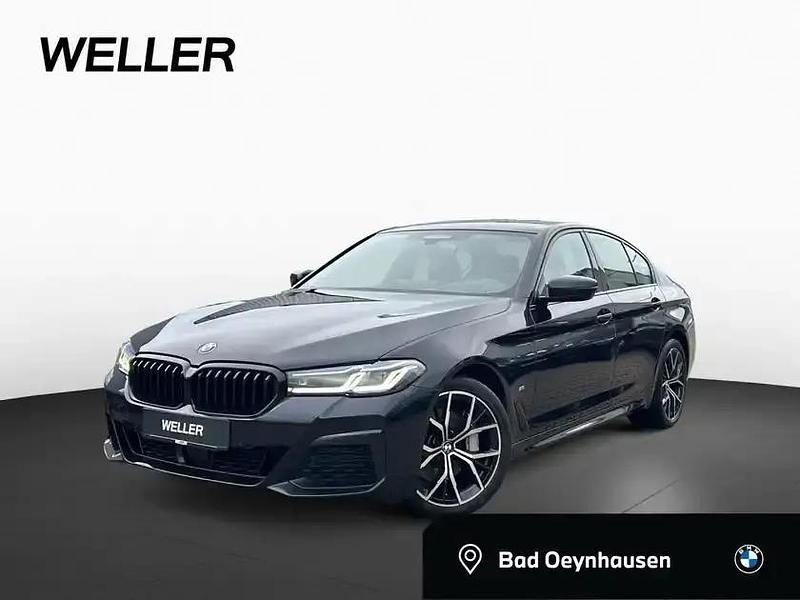 Carbonschwarz (schwarz) Gebraucht 2022 BMW 530 M Sport Limousine | 40.750 € (Fairer Preis) - Bild 1/4