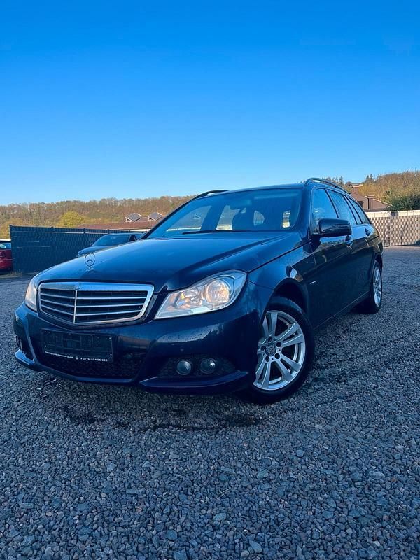 Gebraucht Mercedes C220 170 PS (125 kW) 2011 Blau Kombi