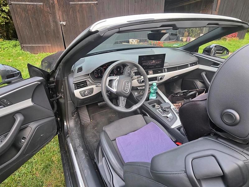 Gebraucht Audi A4 150 PS (110 kW) 2024 Grau Cabrio