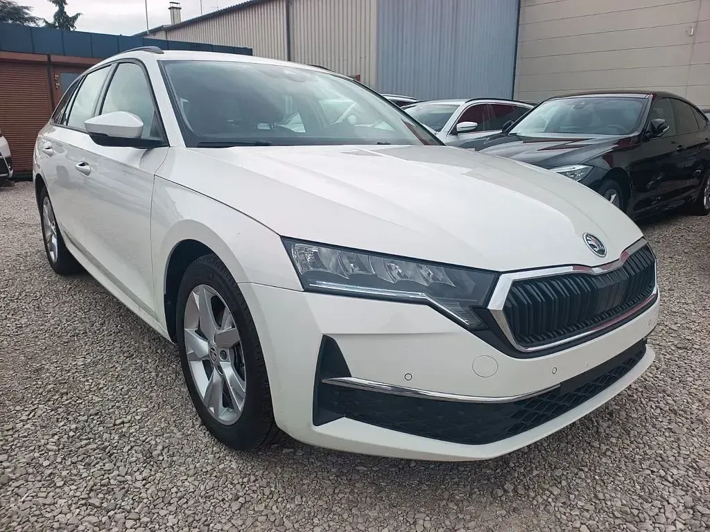 Gebraucht Skoda Octavia Selection 150 PS (110 kW) 2025 Weiß Kombi