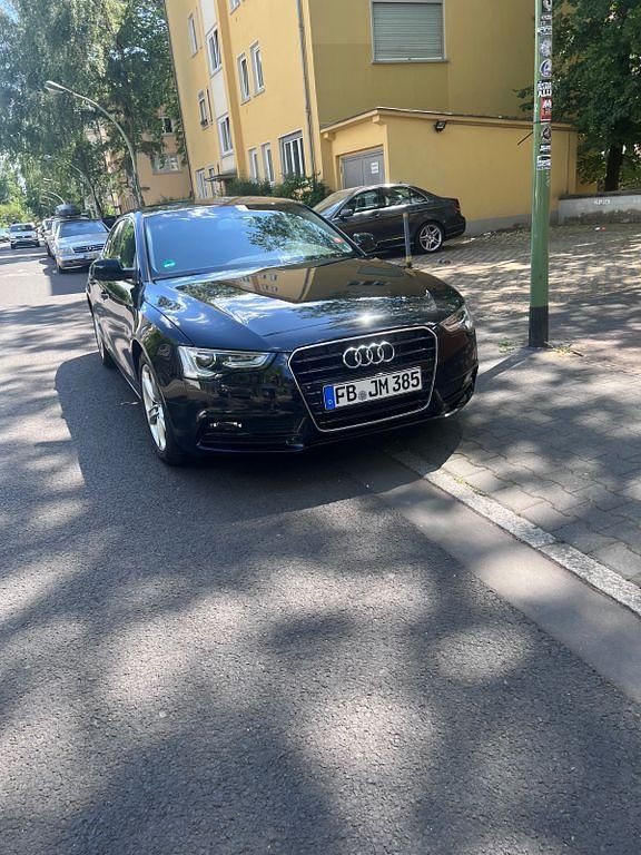 Schwarz Gebraucht 2012 Audi A5 Sportback Ambiente Kleinwagen | 12.100 € (Fairer Preis) - Bild 1/4