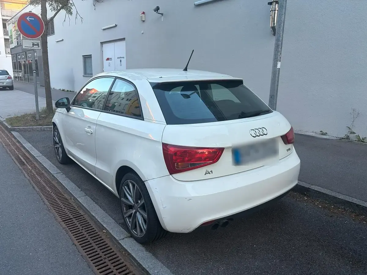 Gebraucht Audi A1 Basis 122 PS (89 kW) 2011 Weiß Kleinwagen