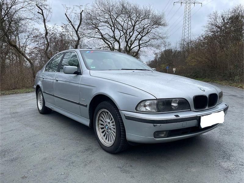 Gebraucht BMW 528 193 PS (141 kW) 1998 Silber Limousine