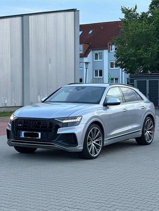 Silber Gebraucht 2020 Audi SQ8 Sport SUV | 74.900 € (Fairer Preis) - Bild 1/4