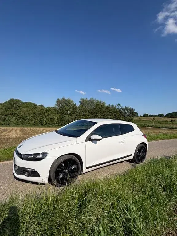 Gebraucht VW Scirocco Edition 122 PS (89 kW) 2011 Weiß Coupé