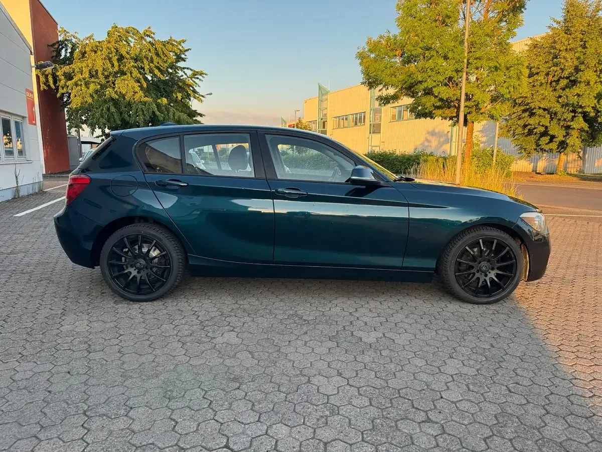 Gebraucht BMW 116 116 PS (85 kW) 2013 Blau Kleinwagen