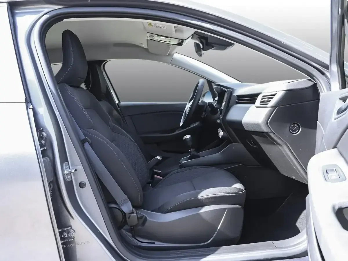 Gebraucht Renault Clio Equilibre 67 PS (49 kW) 2023 Grau Kleinwagen