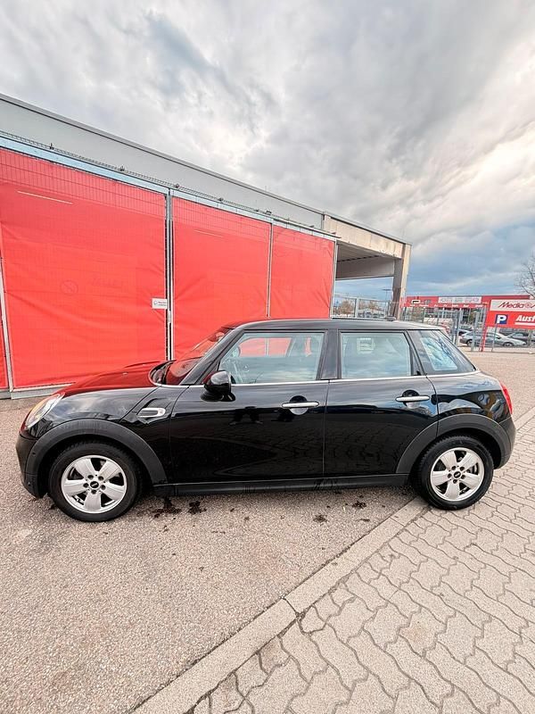 Usata Mini Cooper 101 CV (74 kW) 2017 Nero Utilitaria