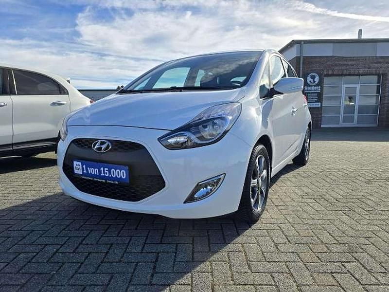 Gebraucht Hyundai ix20 Trend 90 PS (66 kW) 2016 Weiß Kleinwagen