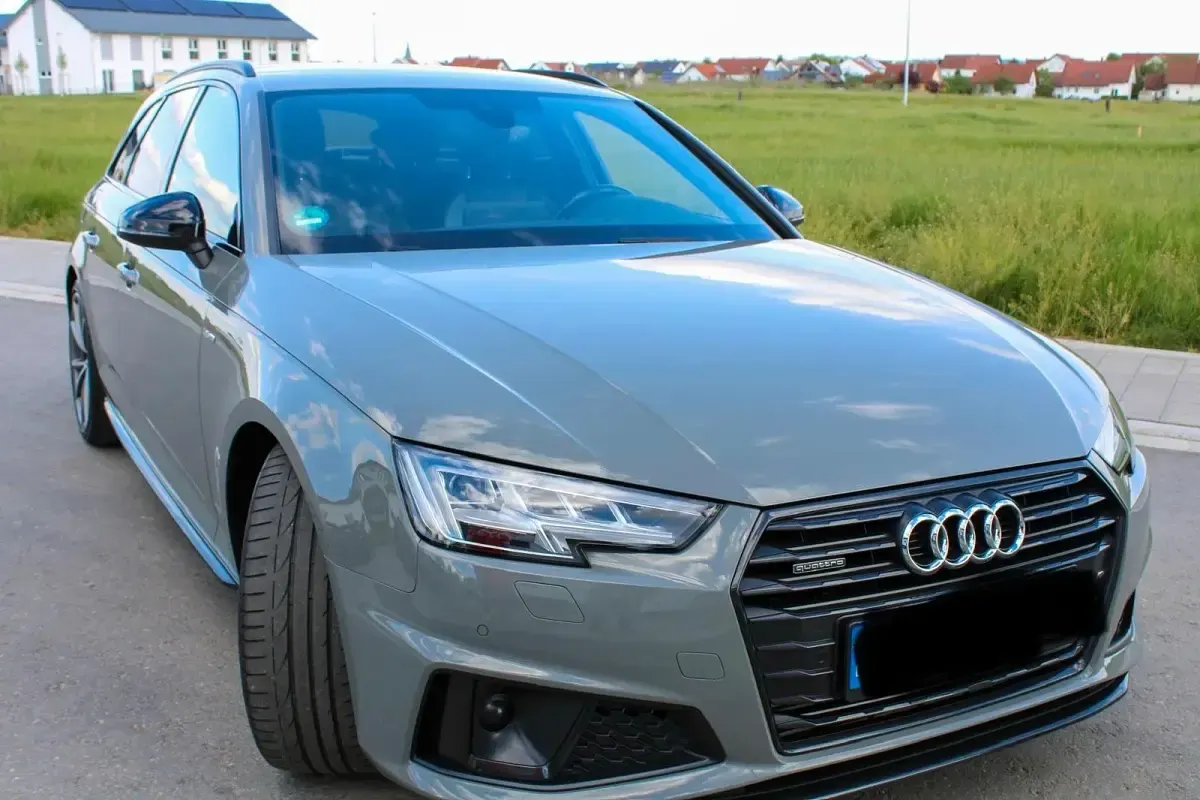 Gebraucht Audi A4 S-Line 245 PS (180 kW) 2019 Grau Kombi