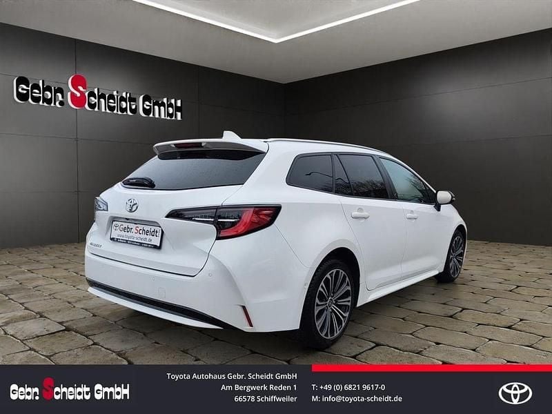 Neu Toyota Corolla 196 PS (144 kW) 2026 Weiß Kombi