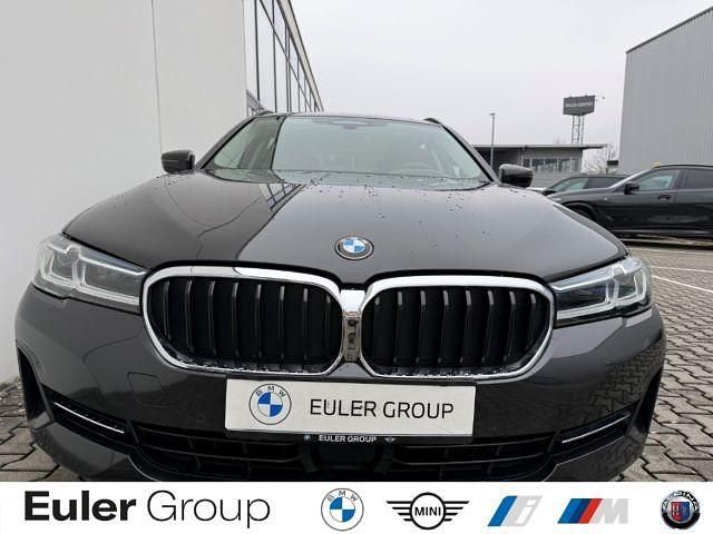 Gebraucht BMW 530 286 PS (210 kW) 2023 Grau Kombi