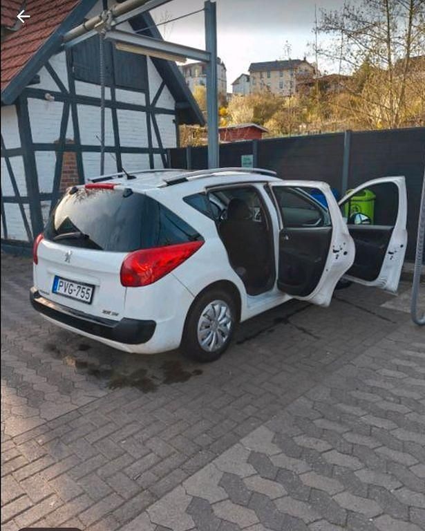 Gebraucht Peugeot 207 Tendance 75 PS (55 kW) 2007 Weiß Kombi
