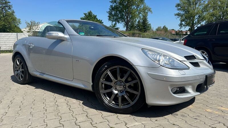 Silber Gebraucht 2007 Mercedes SLK200 Edition 1 Cabrio | 8.599 € - Bild 1/4