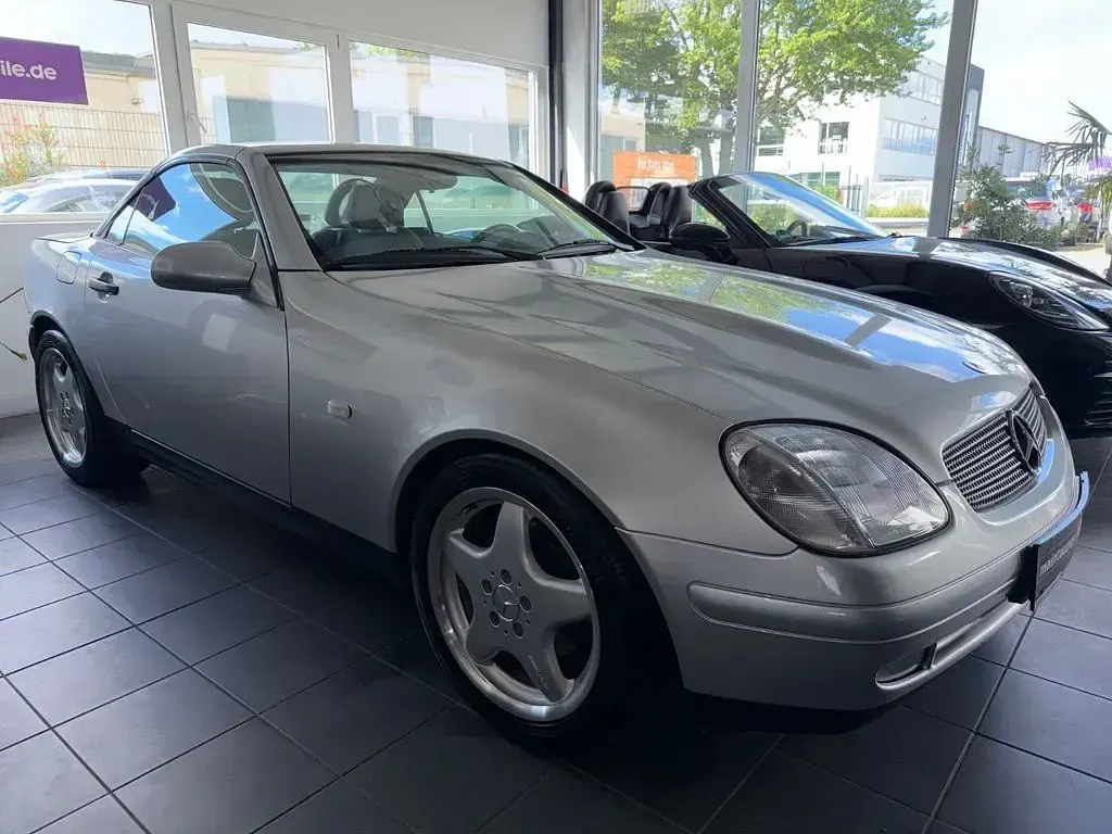 Gebraucht Mercedes SLK230 193 PS (141 kW) 1998 Silber Cabrio