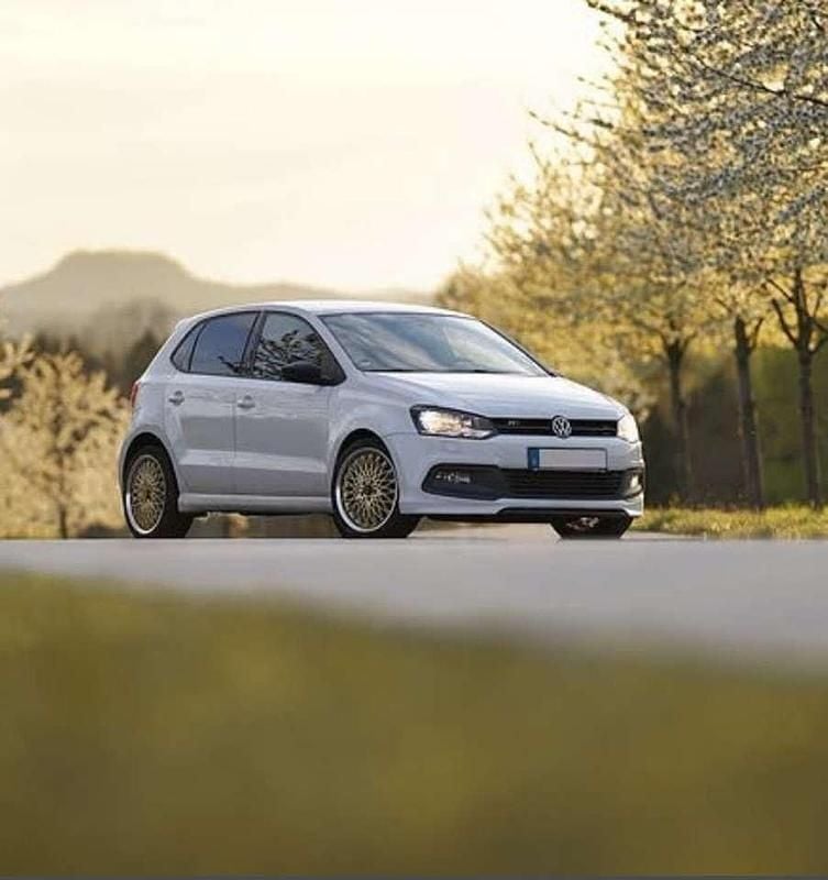 Weiß Gebraucht 2012 VW Polo Comfortline Kleinwagen | 3.900 € (Guter Preis) - Bild 1/4