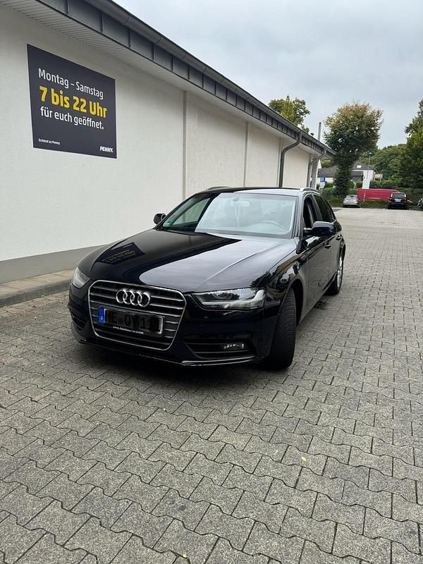 Schwarz Gebraucht 2013 Audi A4 Kombi | 7.500 € (Guter Preis) - Bild 1/4