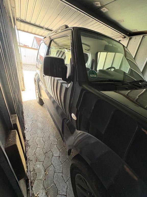 Gebraucht Suzuki Jimny 84 PS (61 kW) 2017 Schwarz SUV