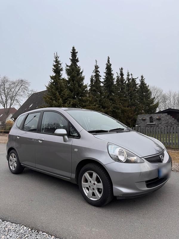 Gebraucht Honda Jazz 78 PS (57 kW) 2007 Silber Kleinwagen