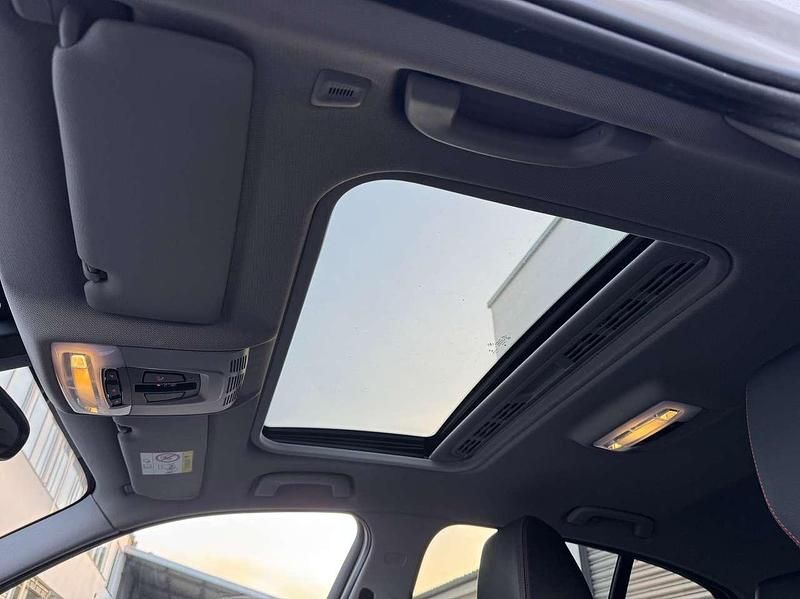 Gebraucht BMW 120 Sport Line 177 PS (130 kW) 2015 Mineralweiss metallic Kleinwagen