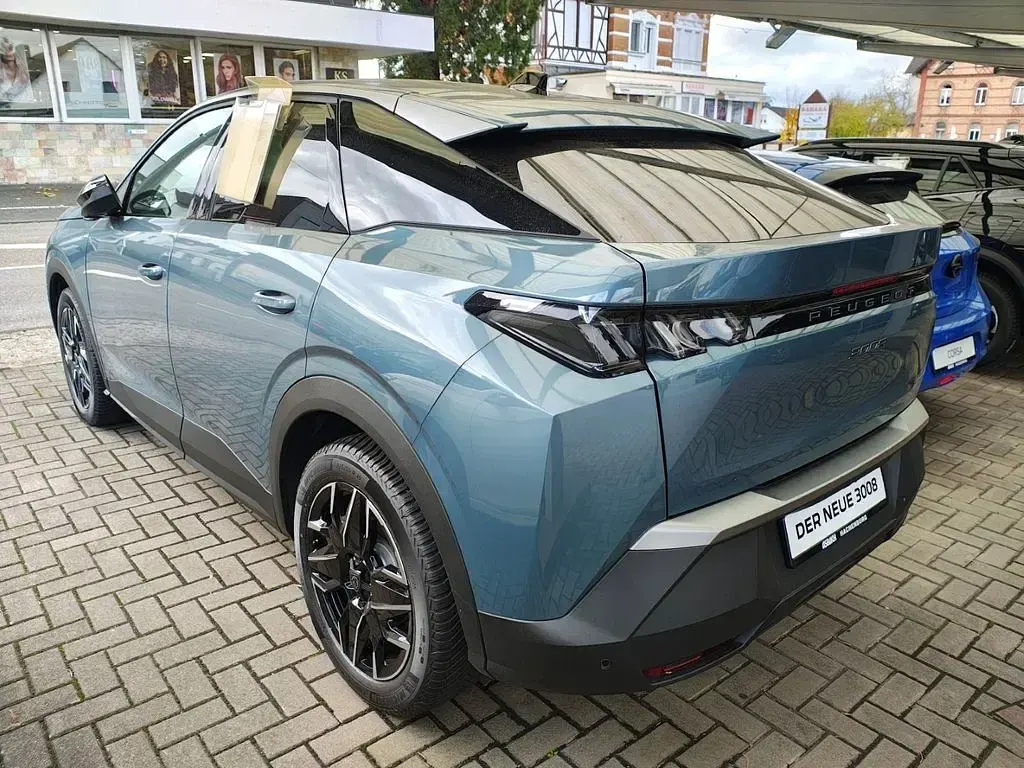 Neu Peugeot 3008 Allure 145 PS (106 kW) 2026 Blau SUV