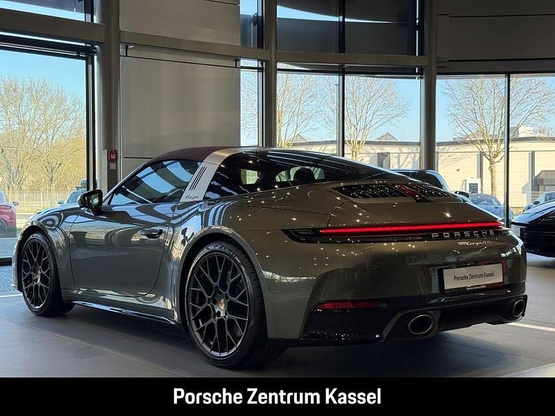 Neu Porsche 911 Targa 4S 480 PS (353 kW) 2026 Grün Cabrio