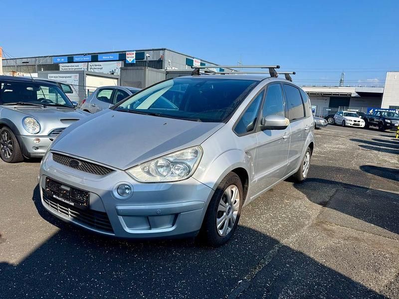 Gebraucht Ford S-MAX Titanium 131 PS (96 kW) 2008 Silber Van / Kleinbus