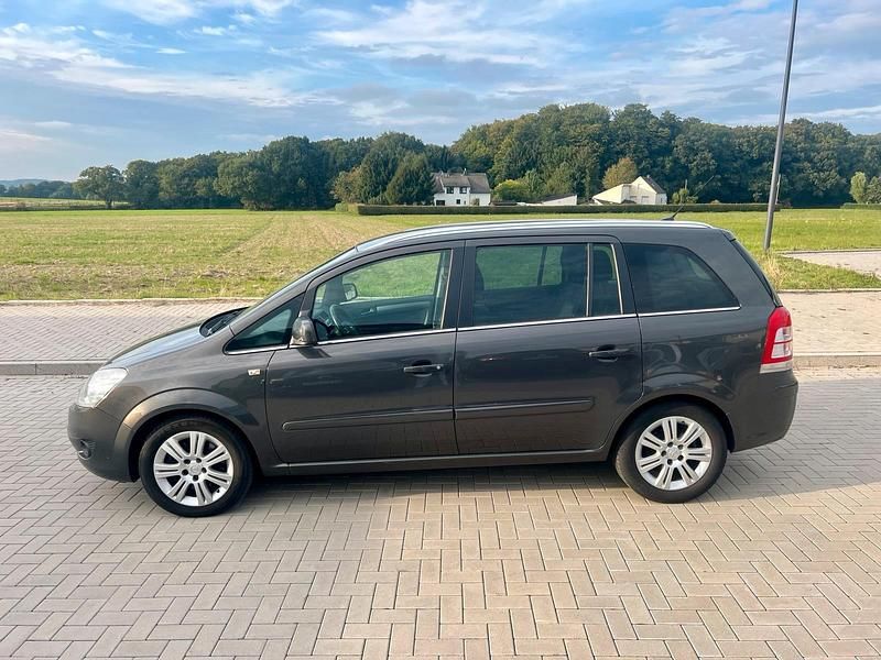 Gebraucht Opel Zafira 110 PS (80 kW) 2013 Van / Kleinbus
