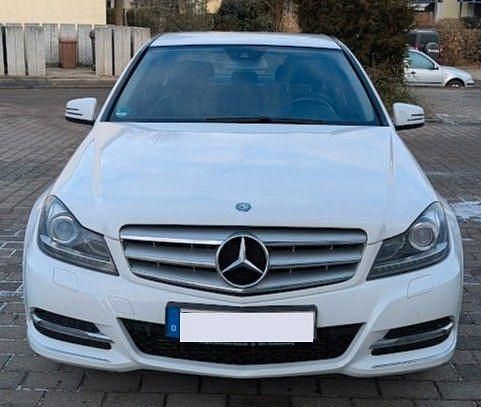 Gebraucht Mercedes C180 Avantgarde 156 PS (114 kW) 2013 Weiß Limousine