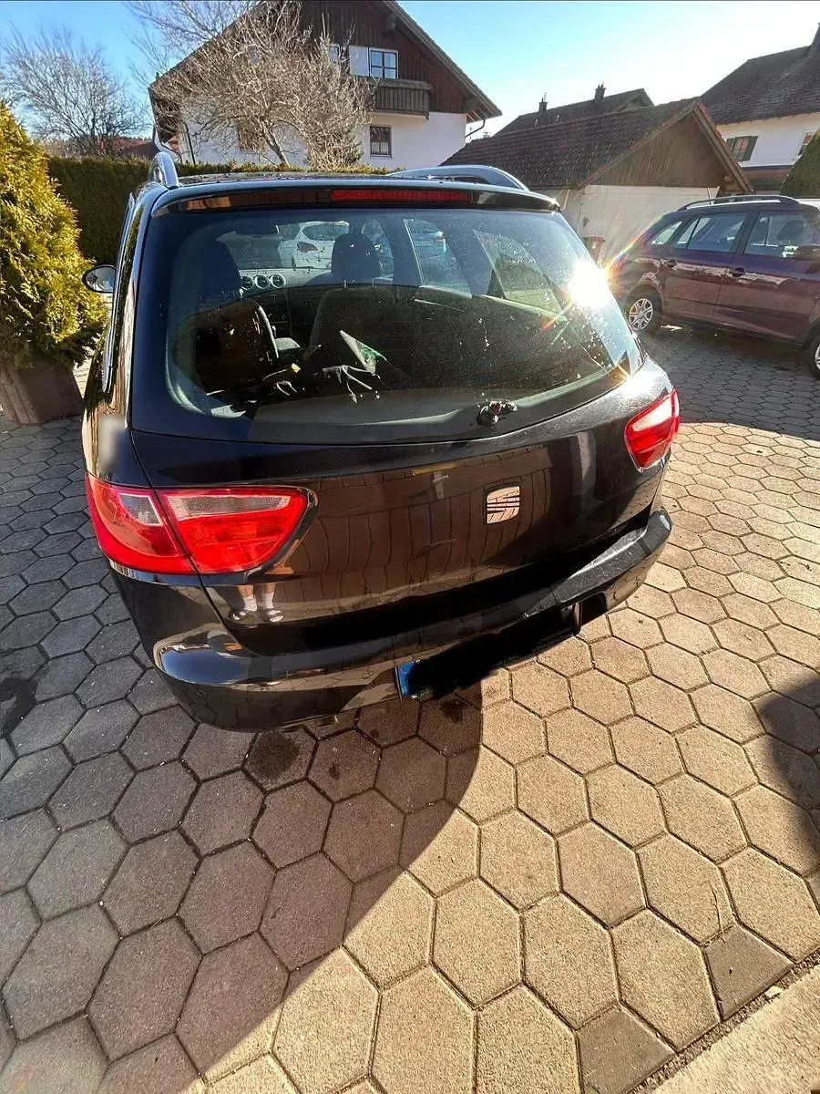 Gebraucht Seat Exeo Style 120 PS (88 kW) 2012 Schwarz Limousine