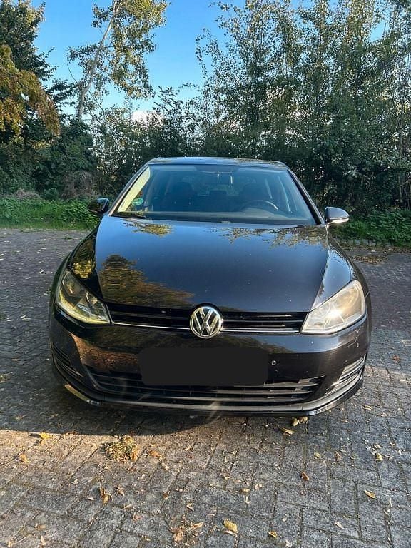 Schwarz Gebraucht 2016 VW Golf VII Trendline Limousine | 7.000 € (Guter Preis) - Bild 1/4