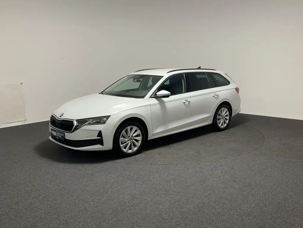 Gebraucht Skoda Octavia Selection 150 PS (110 kW) 2025 Weiß Kombi