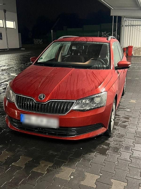 Gebraucht Skoda Fabia Ambition 90 PS (66 kW) 2015 Rot Kombi