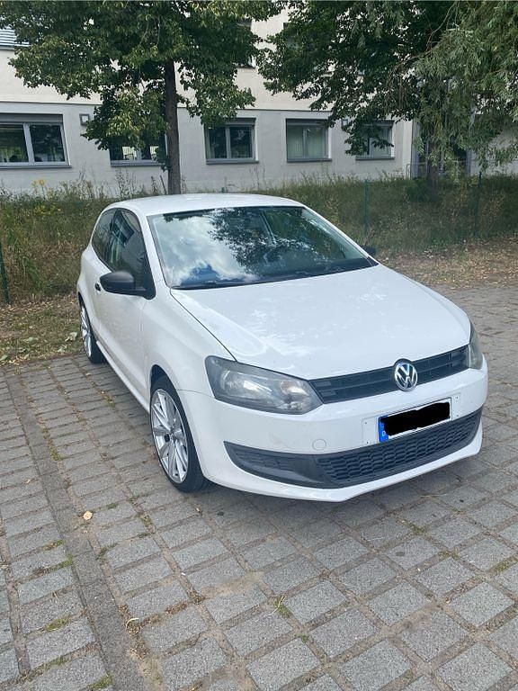 Weiß Gebraucht 2009 VW Polo Trendline Limousine | 4.200 € (Fairer Preis) - Bild 1/4