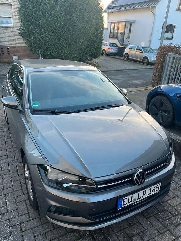 Grau Gebraucht 2020 VW Polo Comfortline Limousine | 12.900 € (Guter Preis) - Bild 1/4
