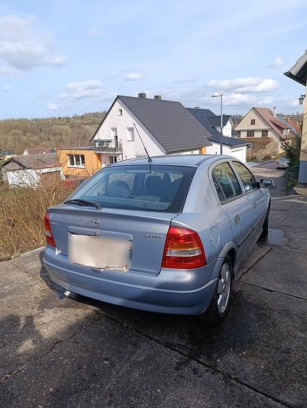 Gebraucht Opel Astra 75 PS (55 kW) 2001 Silber Coupé