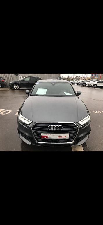 Gebraucht Audi A3 Design 150 PS (110 kW) 2017 Grau Limousine