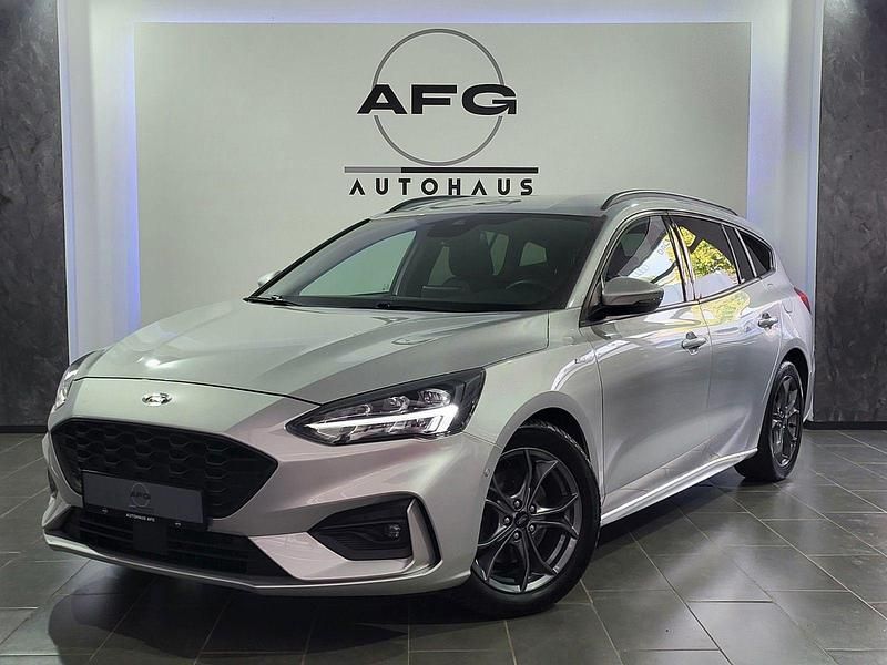 Silber Gebraucht 2020 Ford Focus ST-Line Kombi | 17.995 € (Guter Preis) - Bild 1/4