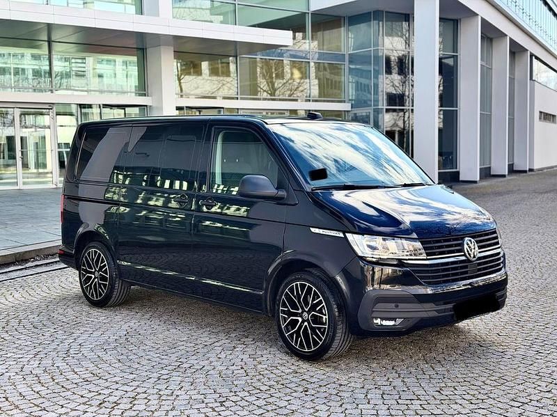 Gebraucht VW Multivan Trendline 150 PS (110 kW) 2021 Schwarz Van
