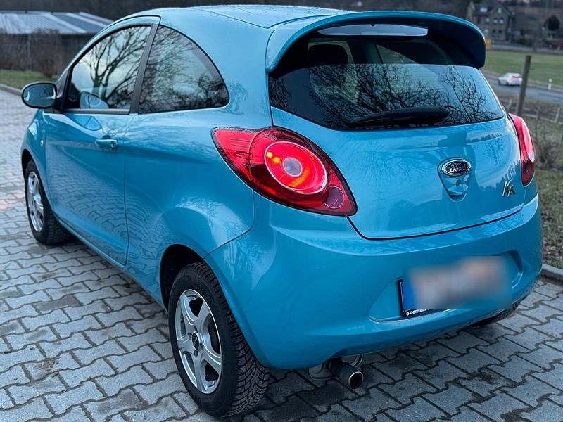 Gebraucht Ford Ka 70 PS (51 kW) 2014 Blau Kleinwagen