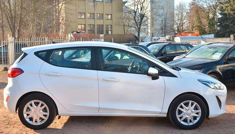 Gebraucht Ford Fiesta Trend 86 PS (63 kW) 2018 Weiß Kleinwagen